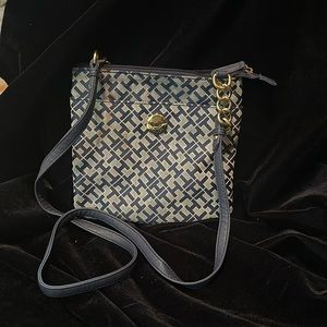 Tommy Hilfiger crossbody purse great  condition blue and grey outer